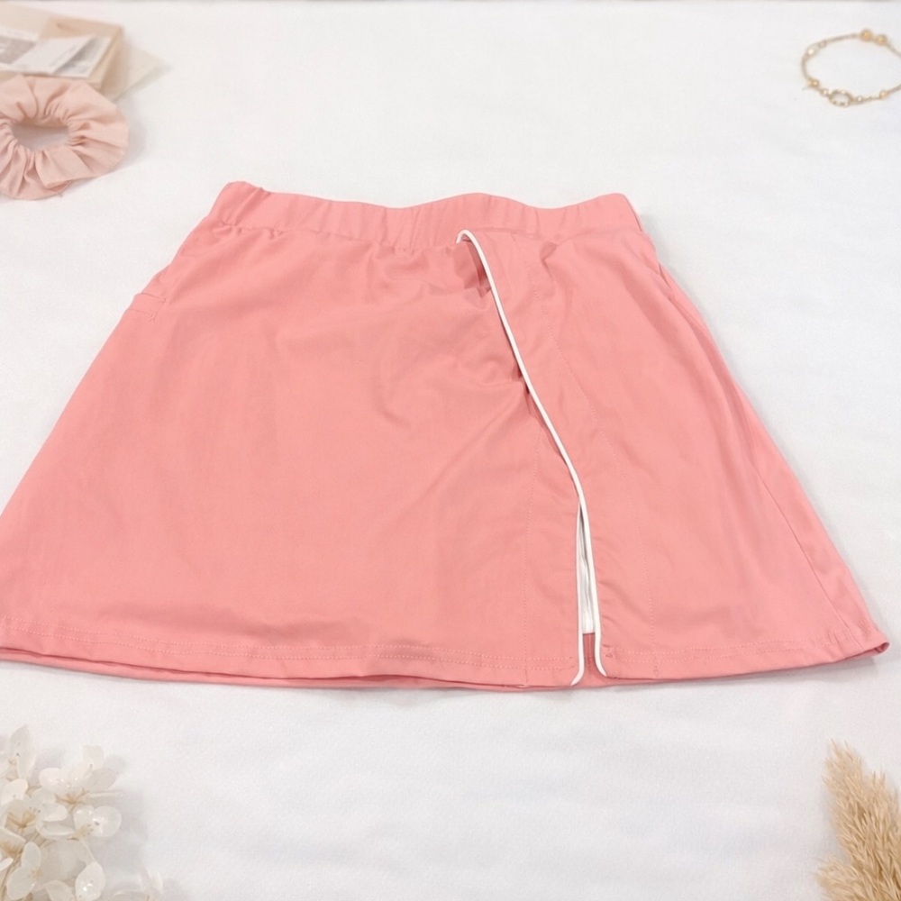 White Birch Coral Women's Skort with White Trim NWOT